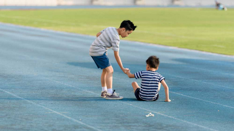 Tambahkan Kebahagiaanmu dengan Membantu Orang Lain. Berikut 7 Hal yang